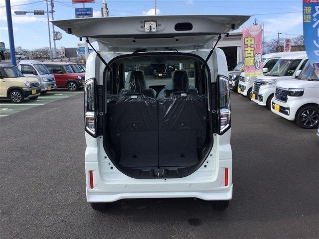スペーシアカスタム ハイブリッドＸＳ　届出済未使用車　ＬＥＤヘッドライト　純正エアロ　アルミホイール　両側電動スライドドア　スマートキー　プッシュスターター　アイドリングストップ　横滑り防止機能（16枚目）