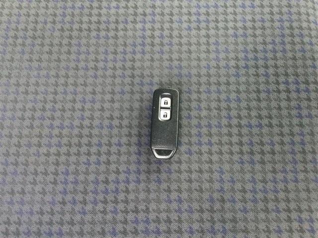 Ｎ－ＯＮＥ Ｇ・Ｌパッケージ　２トーンカラー　ナビ地デジ　バックカメラ　Ｂｌｕｅｔｏｏｔｈ　スマートキー　ＥＴＣ　プッシュスターター　ベンチシート　オートエアコン　ＨＩＤヘッドライト　横滑り防止装置（6枚目）