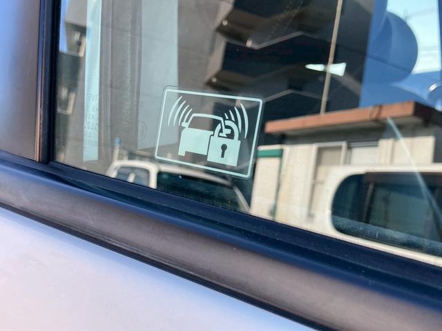 フリードハイブリッド ジャストセレクション　ワンオーナー　禁煙車　ナビ　ワンセグＴＶ　バックカメラ　社外ＬＥＤヘッドライト　純正アルミ　両側パワースライドドア　プライバシーガラス　クルーズコントロール　スマートキー（12枚目）