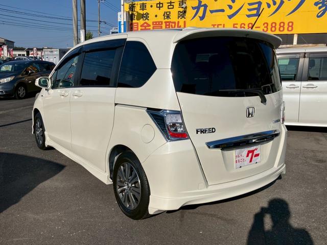 フリードハイブリッド ジャストセレクション　ワンオーナー　禁煙車　ナビ　ワンセグＴＶ　バックカメラ　社外ＬＥＤヘッドライト　純正アルミ　両側パワースライドドア　プライバシーガラス　クルーズコントロール　スマートキー（13枚目）