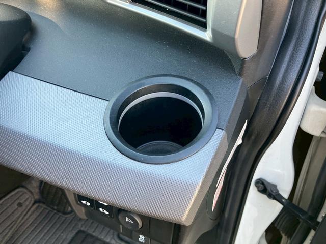 フリードハイブリッド ジャストセレクション　ワンオーナー　禁煙車　ナビ　ワンセグＴＶ　バックカメラ　社外ＬＥＤヘッドライト　純正アルミ　両側パワースライドドア　プライバシーガラス　クルーズコントロール　スマートキー（41枚目）