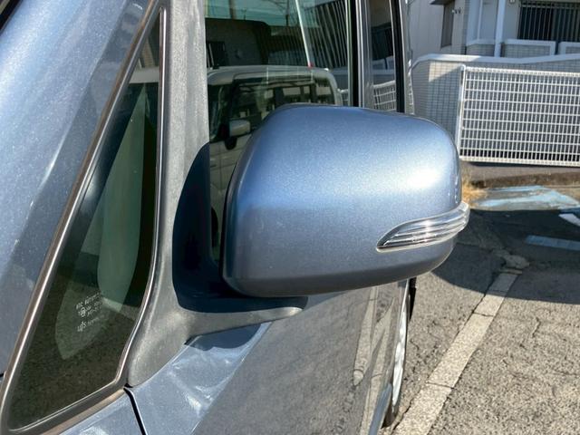 タントエグゼ カスタムＧ　後期型　ワンオーナー　禁煙車　Ｂｌｕｅｔｏｏｔｈ　セキュリティアラーム　プライバシーガラス　アイドリングストップ　ナビ　フルセグＴＶ　ＨＩＤヘッドライト　純正アルミ（9枚目）