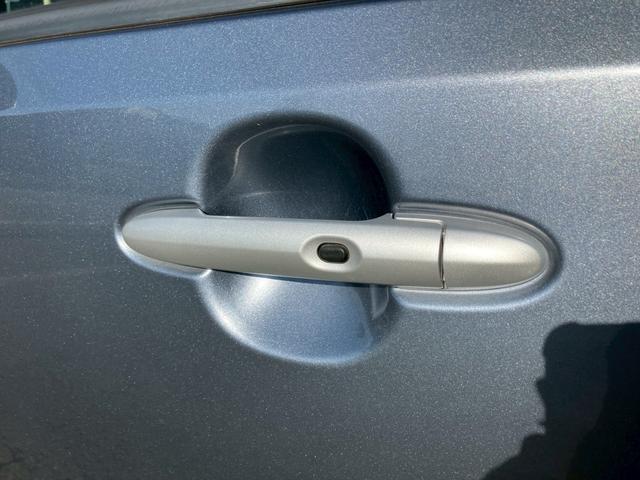 タントエグゼ カスタムＧ　後期型　ワンオーナー　禁煙車　Ｂｌｕｅｔｏｏｔｈ　セキュリティアラーム　プライバシーガラス　アイドリングストップ　ナビ　フルセグＴＶ　ＨＩＤヘッドライト　純正アルミ（10枚目）