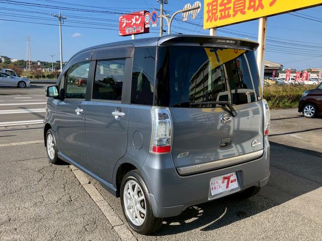 タントエグゼ カスタムＧ　後期型　ワンオーナー　禁煙車　Ｂｌｕｅｔｏｏｔｈ　セキュリティアラーム　プライバシーガラス　アイドリングストップ　ナビ　フルセグＴＶ　ＨＩＤヘッドライト　純正アルミ（11枚目）