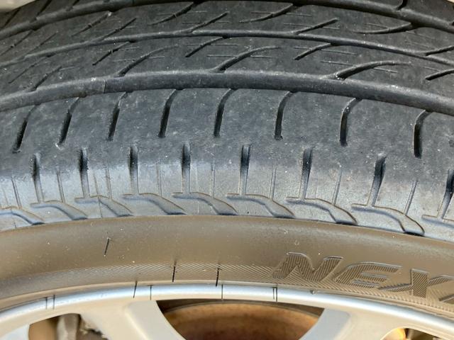 タントエグゼ カスタムＧ　後期型　ワンオーナー　禁煙車　Ｂｌｕｅｔｏｏｔｈ　セキュリティアラーム　プライバシーガラス　アイドリングストップ　ナビ　フルセグＴＶ　ＨＩＤヘッドライト　純正アルミ（21枚目）