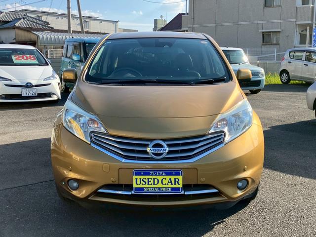 ノート メダリスト　エマージェンシーブレーキパッケージ　スマートキー　プッシュスタート　ナビ　フルセグＴＶ　バック＆全周囲カメラ　エマージェンシーブレーキ　レーンキープアシスト　ハーフレザーシート　クリアランスソナー　プライバシーガラス　ＥＴＣ（3枚目）