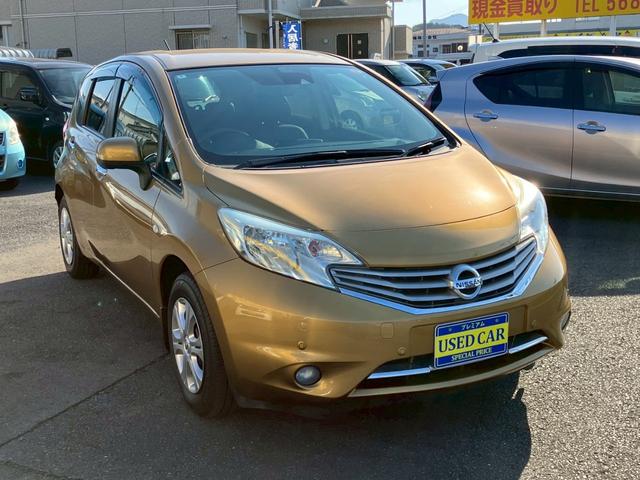 ノート メダリスト　エマージェンシーブレーキパッケージ　スマートキー　プッシュスタート　ナビ　フルセグＴＶ　バック＆全周囲カメラ　エマージェンシーブレーキ　レーンキープアシスト　ハーフレザーシート　クリアランスソナー　プライバシーガラス　ＥＴＣ（4枚目）