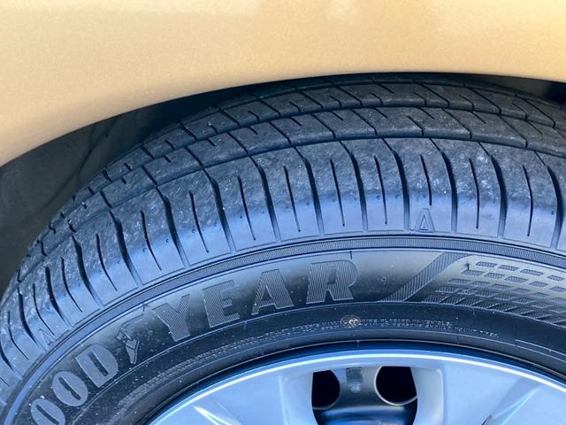 ノート メダリスト　エマージェンシーブレーキパッケージ　スマートキー　プッシュスタート　ナビ　フルセグＴＶ　バック＆全周囲カメラ　エマージェンシーブレーキ　レーンキープアシスト　ハーフレザーシート　クリアランスソナー　プライバシーガラス　ＥＴＣ（24枚目）