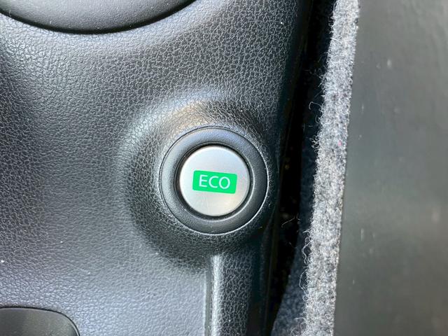 ノート メダリスト　エマージェンシーブレーキパッケージ　スマートキー　プッシュスタート　ナビ　フルセグＴＶ　バック＆全周囲カメラ　エマージェンシーブレーキ　レーンキープアシスト　ハーフレザーシート　クリアランスソナー　プライバシーガラス　ＥＴＣ（36枚目）