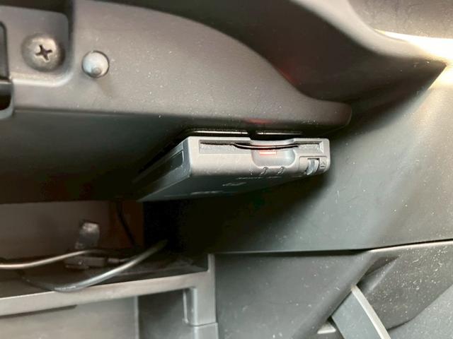 ノート メダリスト　エマージェンシーブレーキパッケージ　スマートキー　プッシュスタート　ナビ　フルセグＴＶ　バック＆全周囲カメラ　エマージェンシーブレーキ　レーンキープアシスト　ハーフレザーシート　クリアランスソナー　プライバシーガラス　ＥＴＣ（39枚目）