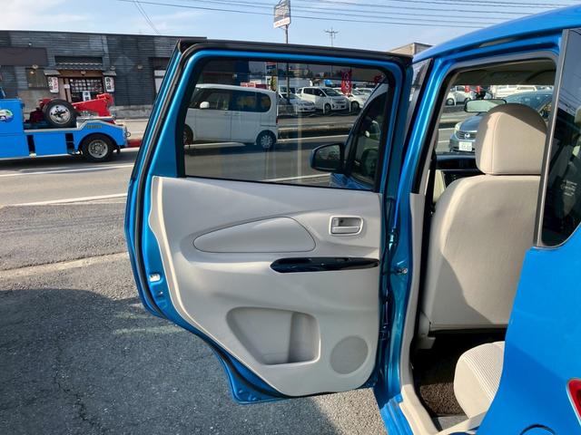 デイズ J プライバシーガラス CD Wエアバッグ ABS キーレス 電動格納ミラー ヘッドライトレベライザー 衝突安全ボディー 取扱説明書(36枚目)