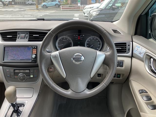 シルフィ Ｘ　バックカメラ　ナビ　ＴＶ　オートライト　ＣＶＴ　スマートキー　電動格納ミラー　盗難防止システム　ＣＤ　ＤＶＤ再生　ＵＳＢ　ミュージックプレイヤー接続可　Ｂｌｕｅｔｏｏｔｈ　衝突安全ボディ　ＡＢＳ（3枚目）