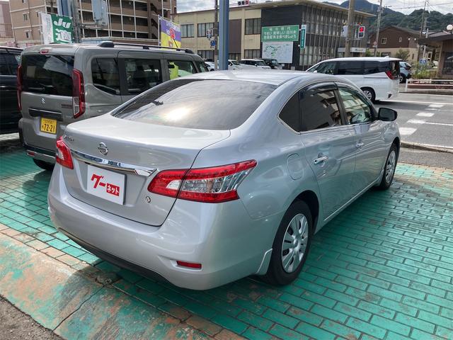 シルフィ Ｘ　バックカメラ　ナビ　ＴＶ　オートライト　ＣＶＴ　スマートキー　電動格納ミラー　盗難防止システム　ＣＤ　ＤＶＤ再生　ＵＳＢ　ミュージックプレイヤー接続可　Ｂｌｕｅｔｏｏｔｈ　衝突安全ボディ　ＡＢＳ（16枚目）