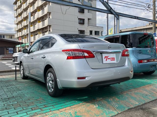 シルフィ Ｘ　バックカメラ　ナビ　ＴＶ　オートライト　ＣＶＴ　スマートキー　電動格納ミラー　盗難防止システム　ＣＤ　ＤＶＤ再生　ＵＳＢ　ミュージックプレイヤー接続可　Ｂｌｕｅｔｏｏｔｈ　衝突安全ボディ　ＡＢＳ（17枚目）