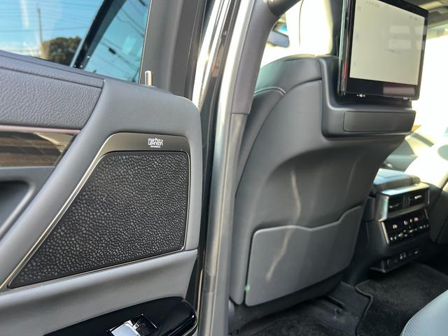 ＬＸ ＬＸ６００　ユーザー買取ワンオーナー車　モデリスタエアロ　モデリスタ２２インチアルミ　黒革シート　サンルーフ　クールボックス　メーカーナビ　フルセグ地デジ　全方位モニター　スマートキー　おくだけ充電　７人乗り（19枚目）