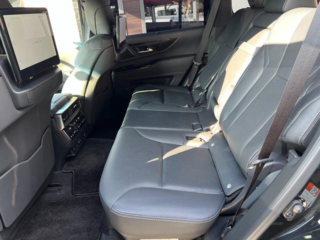 ＬＸ ＬＸ６００　ユーザー買取ワンオーナー車　モデリスタエアロ　モデリスタ２２インチアルミ　黒革シート　サンルーフ　クールボックス　メーカーナビ　フルセグ地デジ　全方位モニター　スマートキー　おくだけ充電　７人乗り（30枚目）