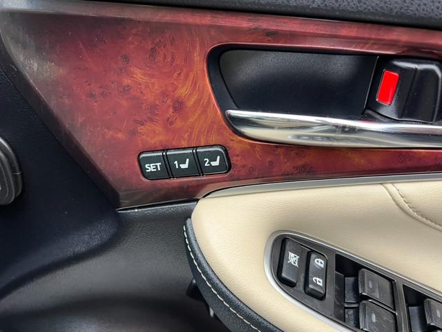 クラウンマジェスタ ベースグレード ユーザー買取 純正ナビ バックモニター スマートキー2本 パワーシート ETC レザー調シートカバー LEDヘッド(12枚目)