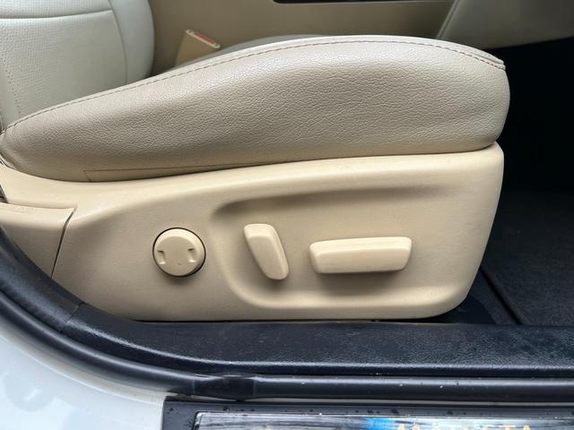 クラウンマジェスタ ベースグレード ユーザー買取 純正ナビ バックモニター スマートキー2本 パワーシート ETC レザー調シートカバー LEDヘッド(14枚目)