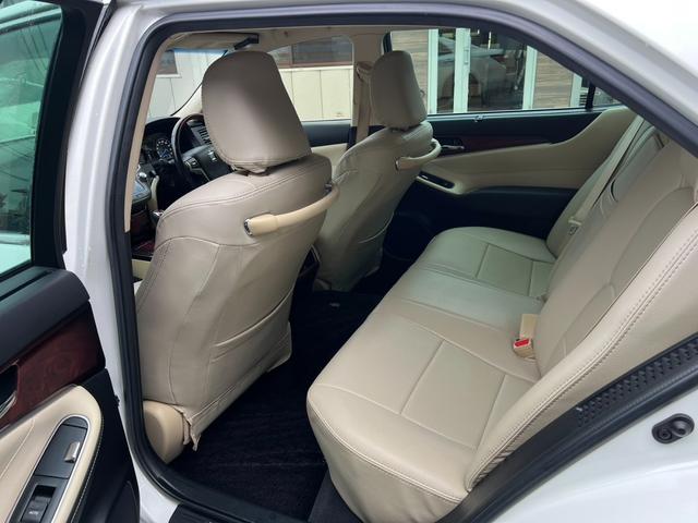 クラウンマジェスタ ベースグレード ユーザー買取 純正ナビ バックモニター スマートキー2本 パワーシート ETC レザー調シートカバー LEDヘッド(15枚目)