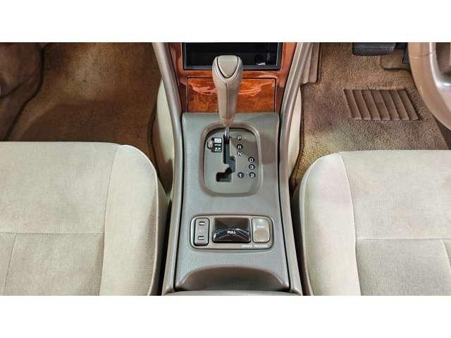 レパードＪ．フェリー タイプＬ　Ｓパッケージ　ＩＮＦＩＮＩＴＩ　Ｊ３０仕様　／　ＵＳＤＭ／Ｂｌｕｅｔｏｏｔｈ／ＥＴＣ／禁煙車／パット、ローター新品ＵＳパーツ　／　ヘッドライト／コーナーレンズ／グリル／サイドマーカー／スカッフ／ホイールキャップ（55枚目）