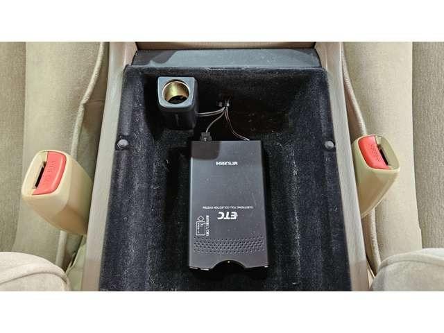 レパードＪ．フェリー タイプＬ　Ｓパッケージ　ＩＮＦＩＮＩＴＩ　Ｊ３０仕様　／　ＵＳＤＭ／Ｂｌｕｅｔｏｏｔｈ／ＥＴＣ／禁煙車／パット、ローター新品ＵＳパーツ　／　ヘッドライト／コーナーレンズ／グリル／サイドマーカー／スカッフ／ホイールキャップ（60枚目）