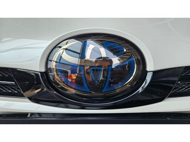 プリウス Ａ　禁煙車／フロントドラレコ／前後コーナーセンサー／デジタルインナーミラーエアフォース製エアサス／ＷＯＲＫ製１９インチアルミ／社外マフラー／社外パーツ／フルカスタム（12枚目）