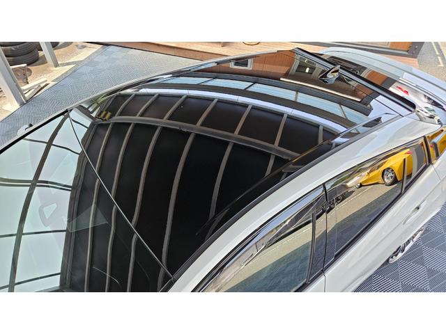 プリウス Ａ　禁煙車／フロントドラレコ／前後コーナーセンサー／デジタルインナーミラーエアフォース製エアサス／ＷＯＲＫ製１９インチアルミ／社外マフラー／社外パーツ／フルカスタム（13枚目）