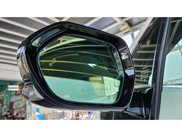 プリウス Ａ　禁煙車／フロントドラレコ／前後コーナーセンサー／デジタルインナーミラーエアフォース製エアサス／ＷＯＲＫ製１９インチアルミ／社外マフラー／社外パーツ／フルカスタム（26枚目）