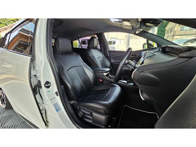 プリウス Ａ　禁煙車／フロントドラレコ／前後コーナーセンサー／デジタルインナーミラーエアフォース製エアサス／ＷＯＲＫ製１９インチアルミ／社外マフラー／社外パーツ／フルカスタム（28枚目）