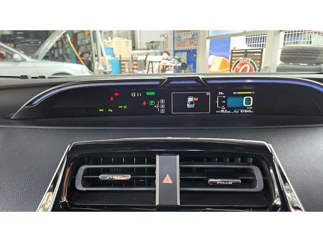 プリウス Ａ　禁煙車／フロントドラレコ／前後コーナーセンサー／デジタルインナーミラーエアフォース製エアサス／ＷＯＲＫ製１９インチアルミ／社外マフラー／社外パーツ／フルカスタム（36枚目）