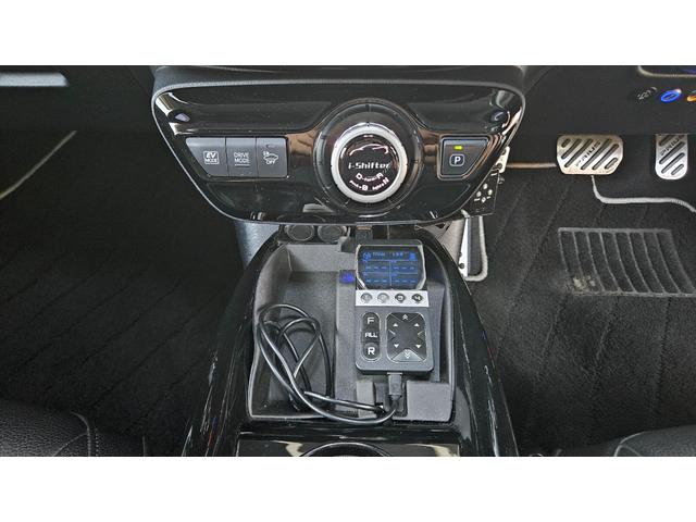 プリウス Ａ　禁煙車／フロントドラレコ／前後コーナーセンサー／デジタルインナーミラーエアフォース製エアサス／ＷＯＲＫ製１９インチアルミ／社外マフラー／社外パーツ／フルカスタム（41枚目）