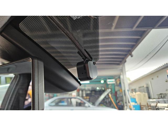 プリウス Ａ　禁煙車／フロントドラレコ／前後コーナーセンサー／デジタルインナーミラーエアフォース製エアサス／ＷＯＲＫ製１９インチアルミ／社外マフラー／社外パーツ／フルカスタム（45枚目）