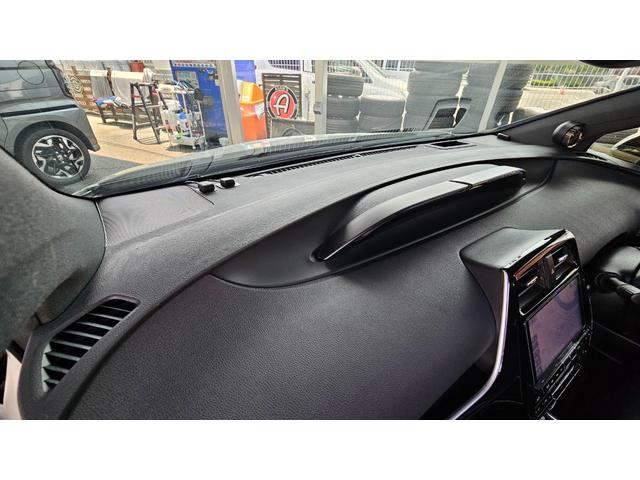 プリウス Ａ　禁煙車／フロントドラレコ／前後コーナーセンサー／デジタルインナーミラーエアフォース製エアサス／ＷＯＲＫ製１９インチアルミ／社外マフラー／社外パーツ／フルカスタム（52枚目）