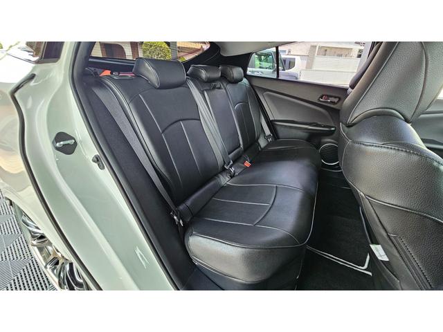 プリウス Ａ　禁煙車／フロントドラレコ／前後コーナーセンサー／デジタルインナーミラーエアフォース製エアサス／ＷＯＲＫ製１９インチアルミ／社外マフラー／社外パーツ／フルカスタム（53枚目）