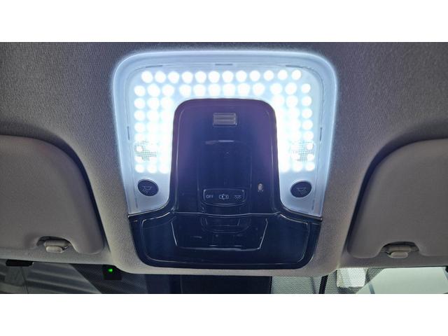プリウス Ａ　禁煙車／フロントドラレコ／前後コーナーセンサー／デジタルインナーミラーエアフォース製エアサス／ＷＯＲＫ製１９インチアルミ／社外マフラー／社外パーツ／フルカスタム（59枚目）
