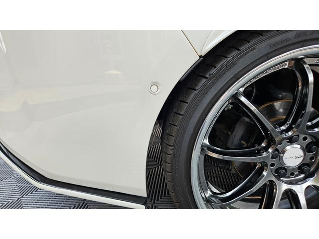 プリウス Ａ　禁煙車／フロントドラレコ／前後コーナーセンサー／デジタルインナーミラーエアフォース製エアサス／ＷＯＲＫ製１９インチアルミ／社外マフラー／社外パーツ／フルカスタム（63枚目）