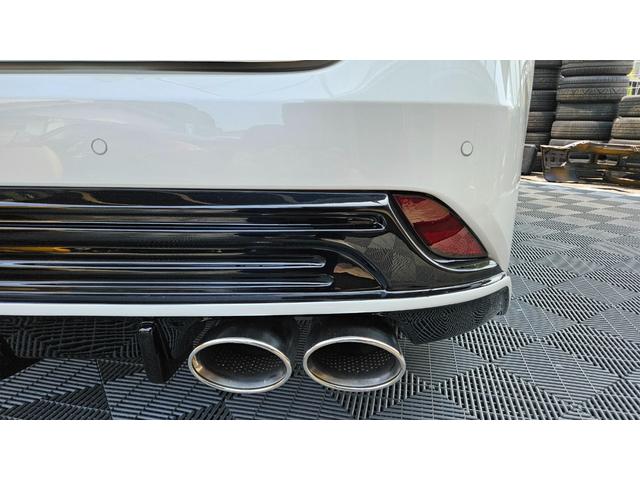 プリウス Ａ　禁煙車／フロントドラレコ／前後コーナーセンサー／デジタルインナーミラーエアフォース製エアサス／ＷＯＲＫ製１９インチアルミ／社外マフラー／社外パーツ／フルカスタム（64枚目）