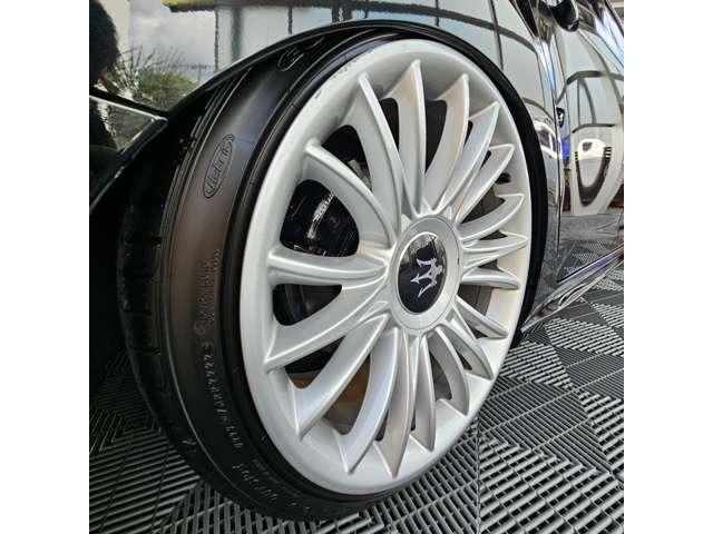 アテンザセダン ＸＤ　６速ＭＴ／中期／禁煙車／前後コーナーセンサー／サンルーフ／シートヒーター純正ＢＯＳＥスピーカー／ＲＥＭＵＳマフラー／マセラッティ１９インチホイール／ＡｉｒＲＥＸ製エアサス／社外ブレーキ（22枚目）