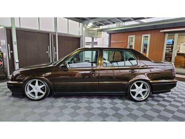 ヴェント ＶＲ６　全塗装済　／　エアリフト製エアサス　／　ＭＫ　Ｍｏｔｏｒｓｐｏｒｔ１７インチアルミホイールＲＩＥＧＥＲ　ＴＵＮＩＮＧ　フロントスポイラー／ＲＥＭＵＳマフラー　／　イタルボランテステアリング（4枚目）