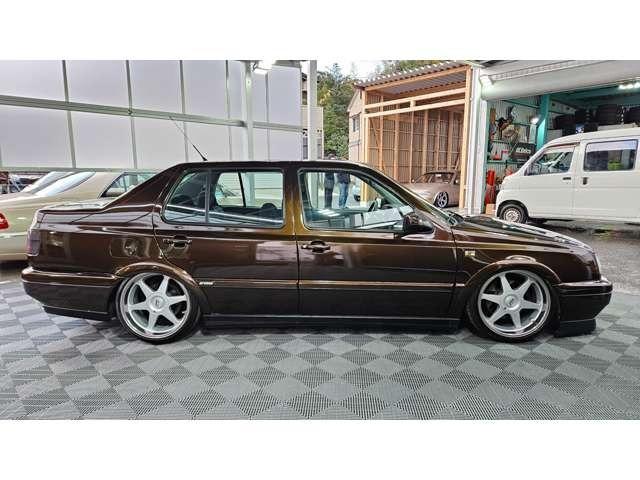 ヴェント ＶＲ６　全塗装済　／　エアリフト製エアサス　／　ＭＫ　Ｍｏｔｏｒｓｐｏｒｔ１７インチアルミホイールＲＩＥＧＥＲ　ＴＵＮＩＮＧ　フロントスポイラー／ＲＥＭＵＳマフラー　／　イタルボランテステアリング（8枚目）