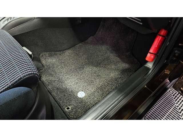 ヴェント ＶＲ６　全塗装済　／　エアリフト製エアサス　／　ＭＫ　Ｍｏｔｏｒｓｐｏｒｔ１７インチアルミホイールＲＩＥＧＥＲ　ＴＵＮＩＮＧ　フロントスポイラー／ＲＥＭＵＳマフラー　／　イタルボランテステアリング（40枚目）