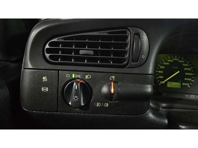 ヴェント ＶＲ６　全塗装済　／　エアリフト製エアサス　／　ＭＫ　Ｍｏｔｏｒｓｐｏｒｔ１７インチアルミホイールＲＩＥＧＥＲ　ＴＵＮＩＮＧ　フロントスポイラー／ＲＥＭＵＳマフラー　／　イタルボランテステアリング（54枚目）