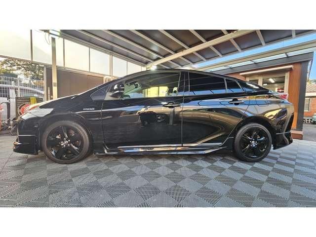 プリウス Ｓ　モデリスタ　／　前後コーナーセンサー／　ＡＬＰＩＮＥ製９型ナビ　／　フロントドラレコ／禁煙車　／　Ｂｌｕｅｔｏｏｔｈ　／　１７インチツーリングアルミ　／　国産タイヤ　／　ＨＤＭＩ端子付（2枚目）