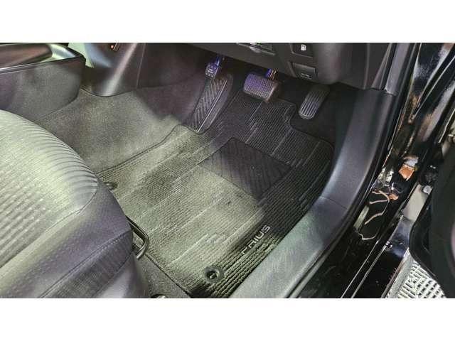 プリウス Ｓ　モデリスタ　／　前後コーナーセンサー／　ＡＬＰＩＮＥ製９型ナビ　／　フロントドラレコ／禁煙車　／　Ｂｌｕｅｔｏｏｔｈ　／　１７インチツーリングアルミ　／　国産タイヤ　／　ＨＤＭＩ端子付（28枚目）