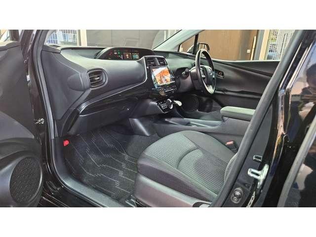 プリウス Ｓ　モデリスタ　／　前後コーナーセンサー／　ＡＬＰＩＮＥ製９型ナビ　／　フロントドラレコ／禁煙車　／　Ｂｌｕｅｔｏｏｔｈ　／　１７インチツーリングアルミ　／　国産タイヤ　／　ＨＤＭＩ端子付（33枚目）