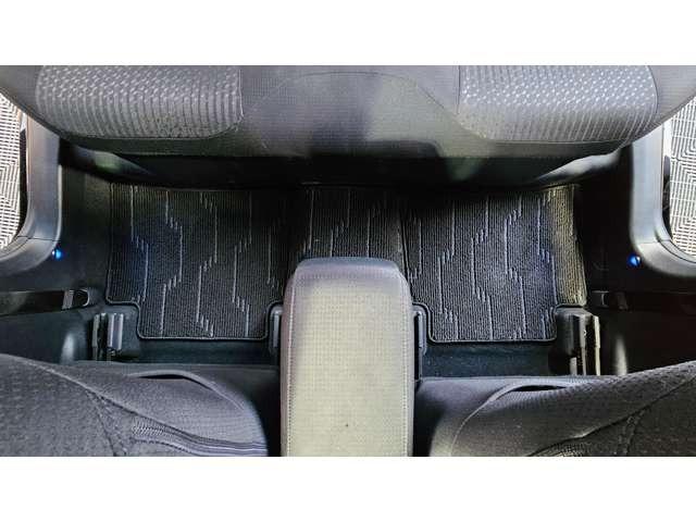 プリウス Ｓ　モデリスタ　／　前後コーナーセンサー／　ＡＬＰＩＮＥ製９型ナビ　／　フロントドラレコ／禁煙車　／　Ｂｌｕｅｔｏｏｔｈ　／　１７インチツーリングアルミ　／　国産タイヤ　／　ＨＤＭＩ端子付（42枚目）