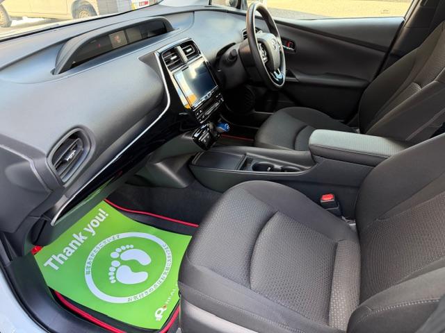 プリウス ＳセーフティプラスＩＩ　９インチナビモデリスタタイプＬＥＤエアロ　バックモニター　モデリスタタイプＬＥＤエアロ　トヨタセーフティセンス　ＬＥＤヘッドライト　前後ドラレコ　ＢＳＭ　ＥＴＣ　クルーズコントロール（10枚目）