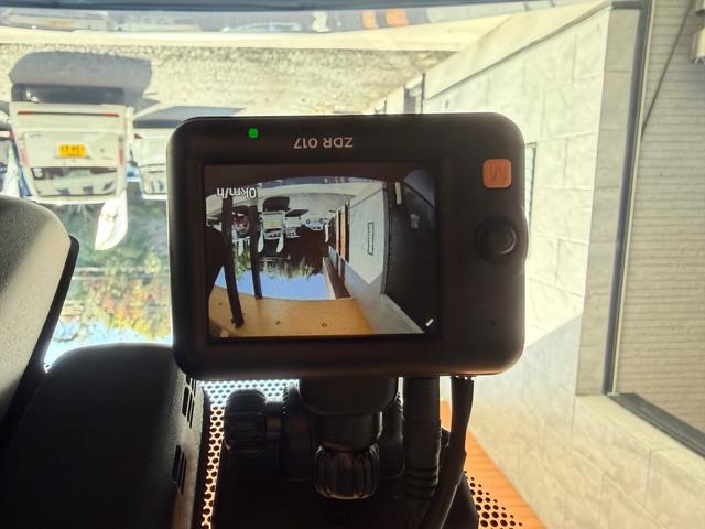 プリウス ＳセーフティプラスＩＩ　９インチナビモデリスタタイプＬＥＤエアロ　バックモニター　モデリスタタイプＬＥＤエアロ　トヨタセーフティセンス　ＬＥＤヘッドライト　前後ドラレコ　ＢＳＭ　ＥＴＣ　クルーズコントロール（17枚目）