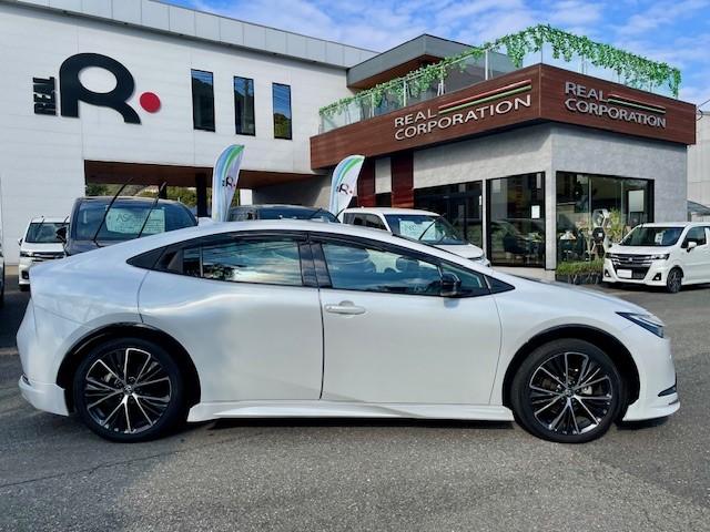 プリウス Ｚ　純正１２．３インチＤＡ・フルセグＴＶ・モデリスタエアロ　純正１９インチＡＷ　トヨタチームメイト　デジタルインナーミラー＆前後ドラレコ　ワイヤレス充電器　ＢＳＭ　ビルトインＥＴＣ（3枚目）