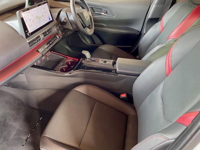 プリウス Ｚ　純正１２．３インチＤＡ・フルセグＴＶ・モデリスタエアロ　純正１９インチＡＷ　トヨタチームメイト　デジタルインナーミラー＆前後ドラレコ　ワイヤレス充電器　ＢＳＭ　ビルトインＥＴＣ（10枚目）